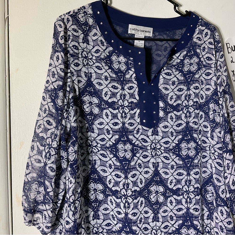 Batik Pattern Blue V Neck 3/4 Sleeve Top SZ XL - Picture 5 of 6